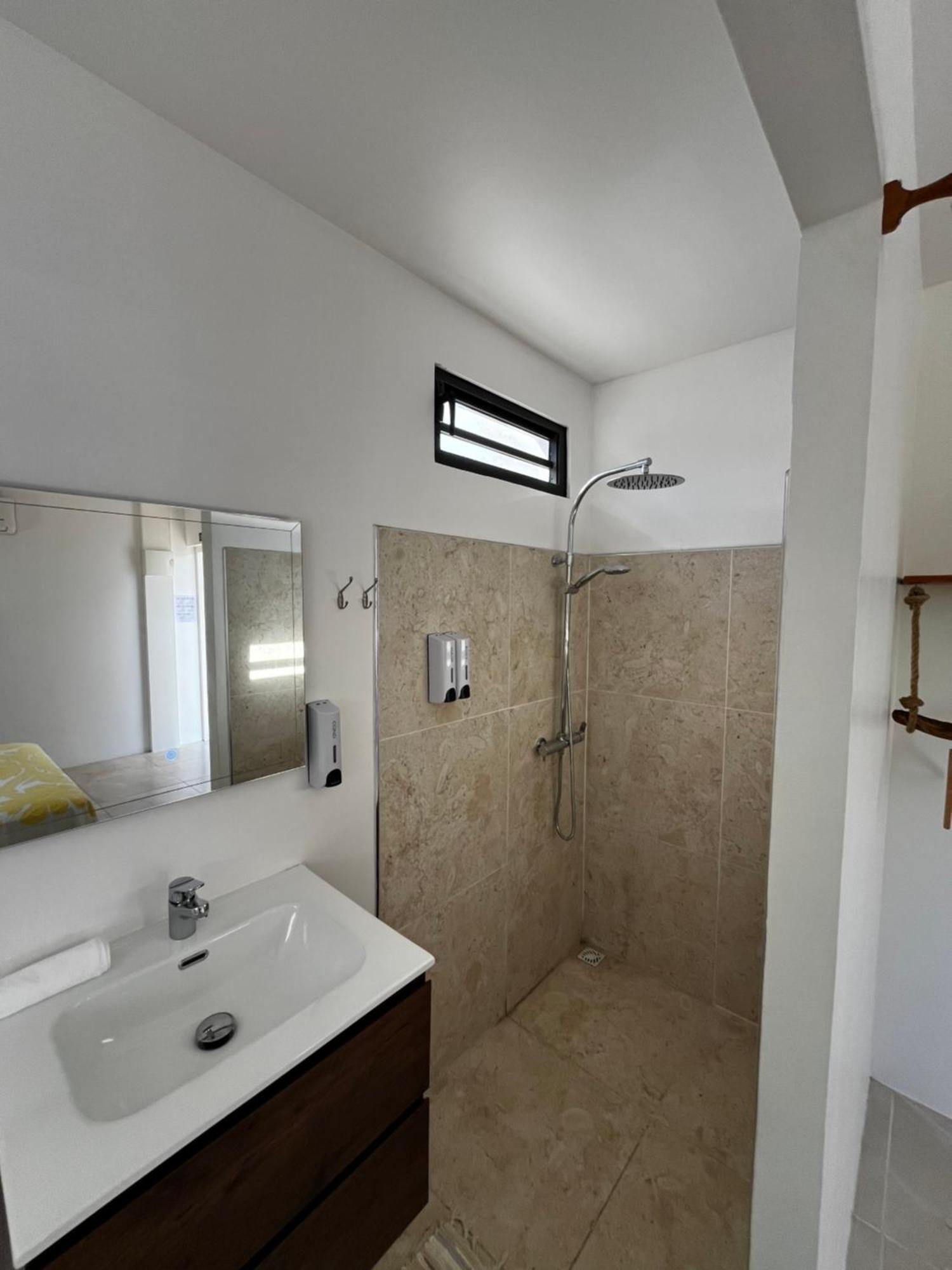 Moorea Chill And Beach Lodge Teavaro ภายนอก รูปภาพ